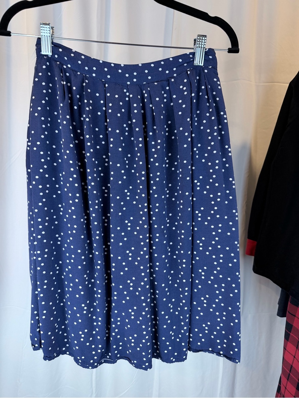Forever 21 Navy and White Polka Dot Midi Skirt